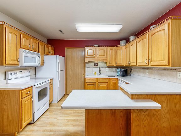 4th image of 522 Story St Unit 303