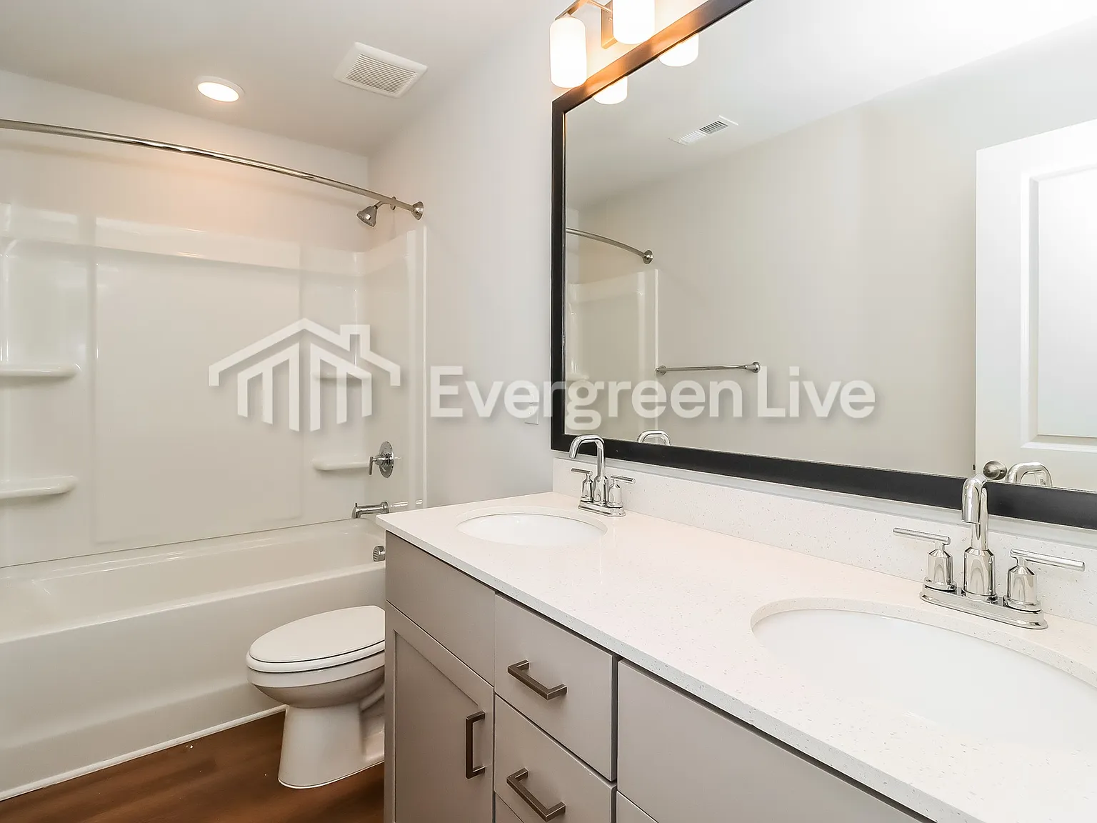 3 bed, 2.0 bath, 1779 sqft, $1,745 — Photo 2