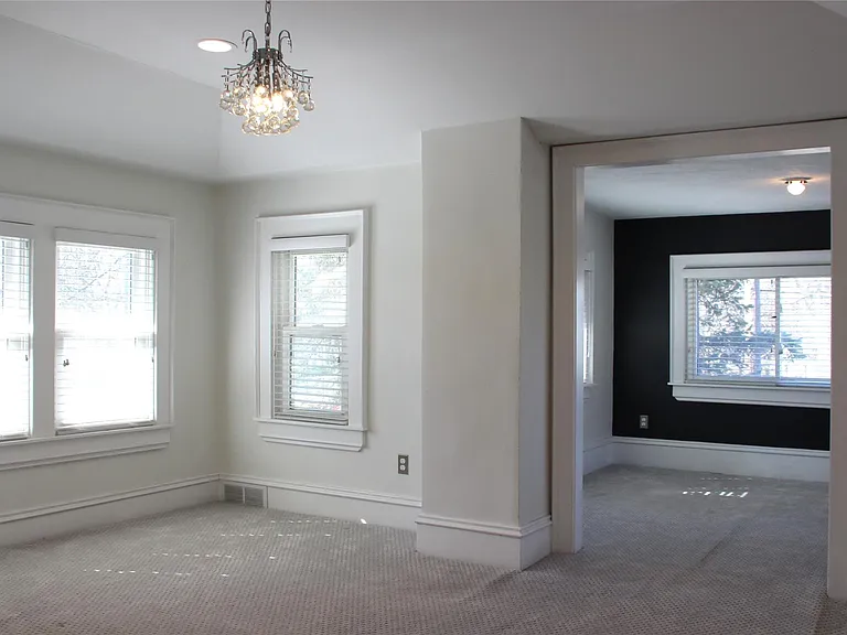 115 E Lincoln St — Photo 12