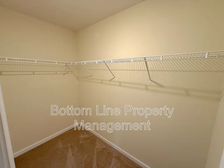 1321 Waylon Ave — Photo 13