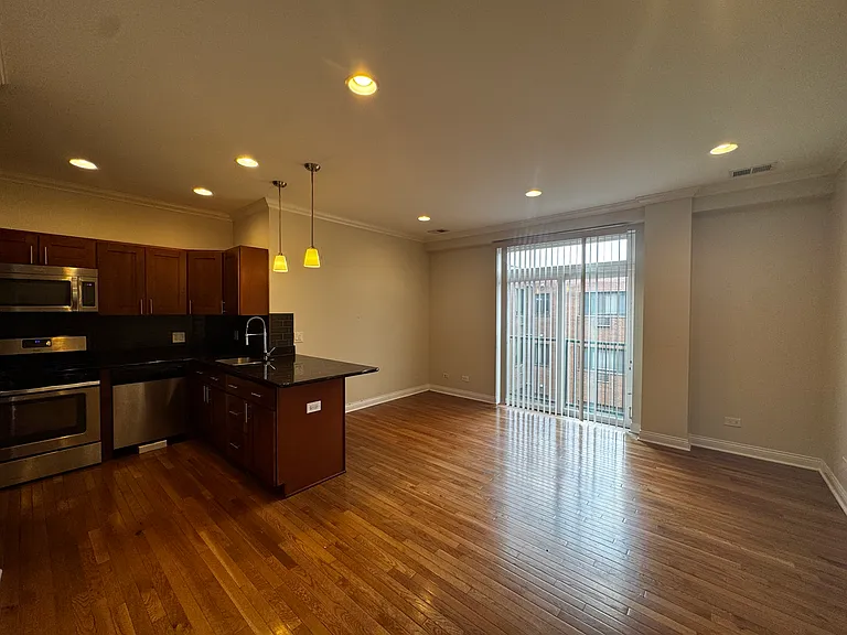 1336 W Morse Ave #202 — Photo 4