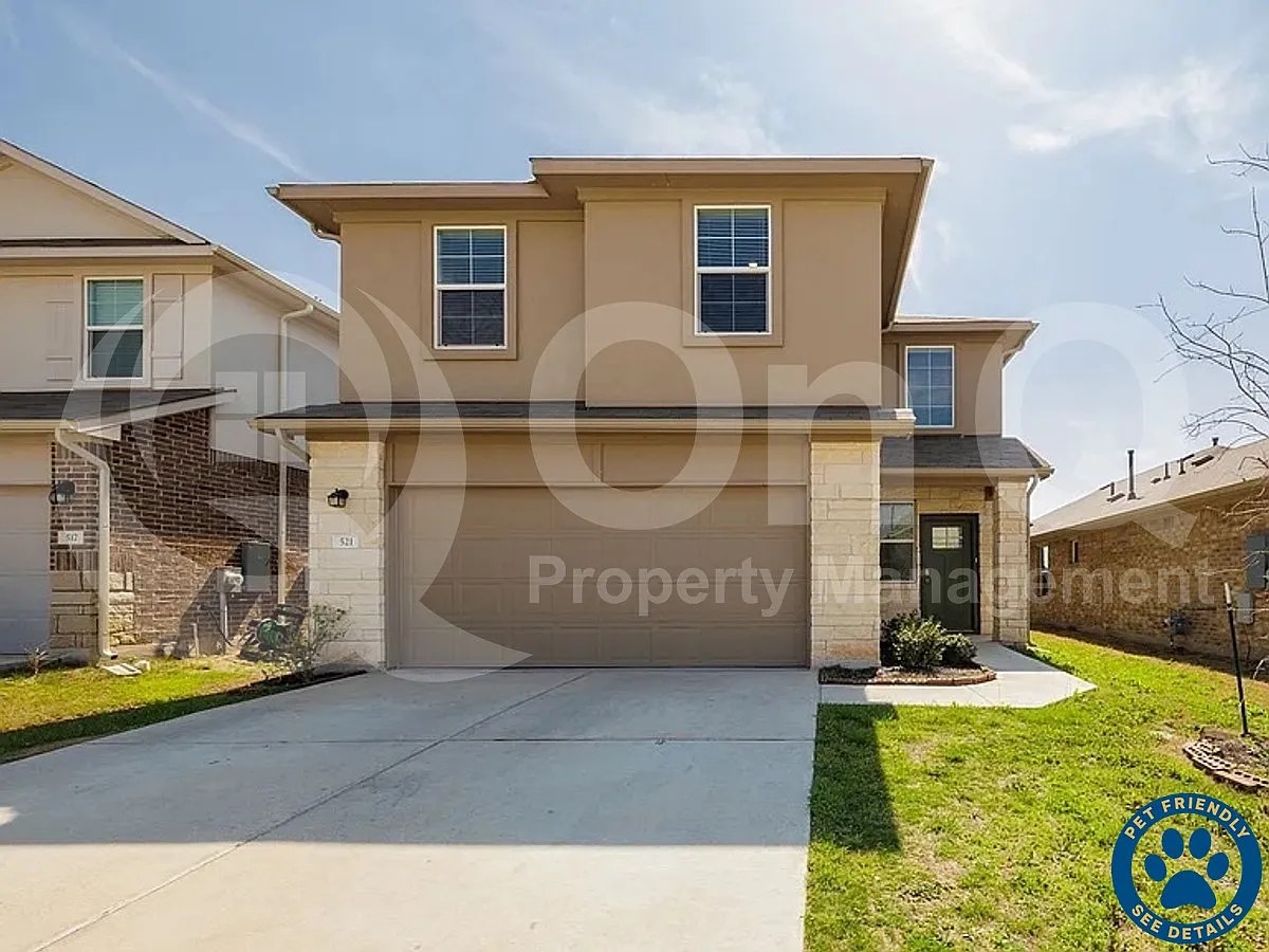 4 bed, 1.0 bath, 2220 sqft, $2,200 — Photo 1