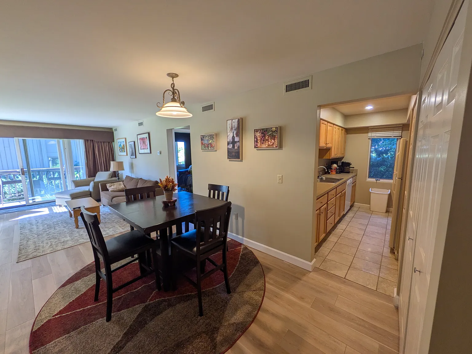 1 bed, 810 sqft, $1,100 — Photo 3
