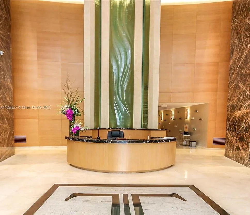 15901 Collins Ave — Photo 4