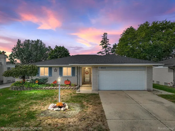 8925 Independence Dr, Sterling Heights, MI 48313