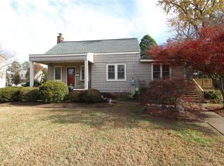 8 Hodges Dr, Hampton, VA 23666