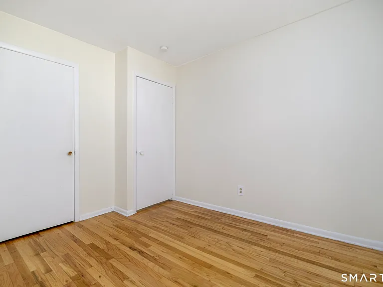 18 Elm Tree Pl #2 — Photo 10