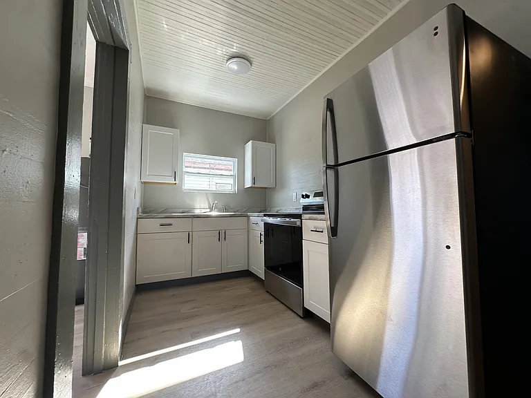 38041 Church Ave — Photo 3
