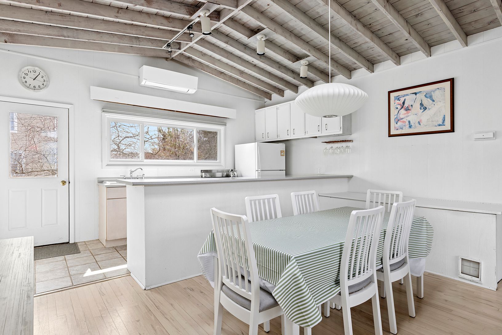  Open kitchen