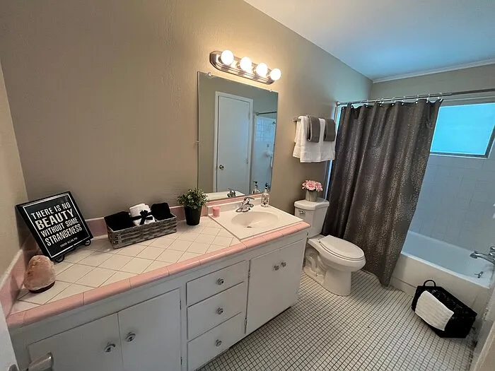 1882 S Edison St #4 — Photo 11
