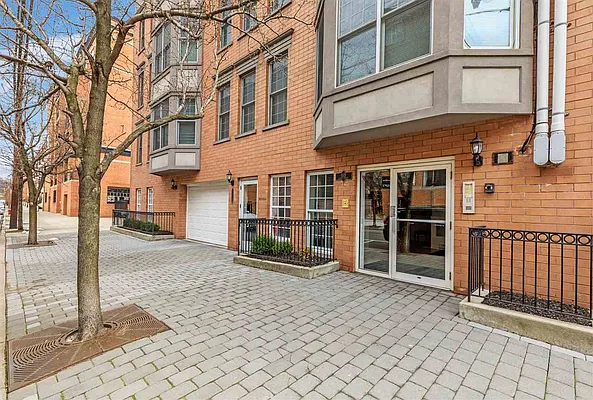 Sold by Keller Williams City Life Realty | media 9