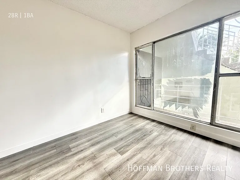 1258 N Virgil Ave #2 — Photo 5