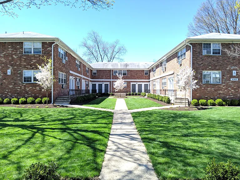 180 Orange Rd #C2 — Photo 2