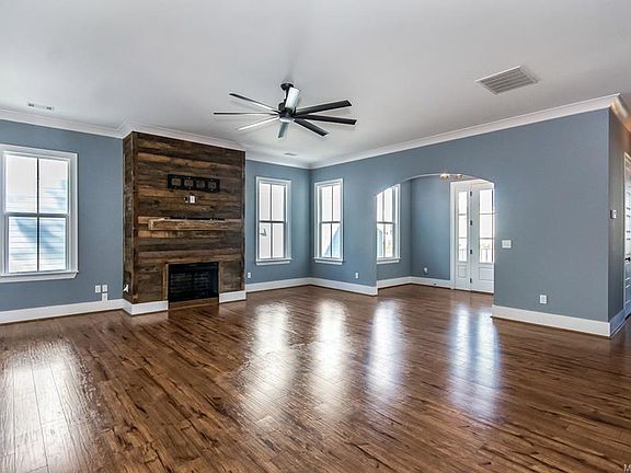2nd image of 519 Lake Cameron Dr.