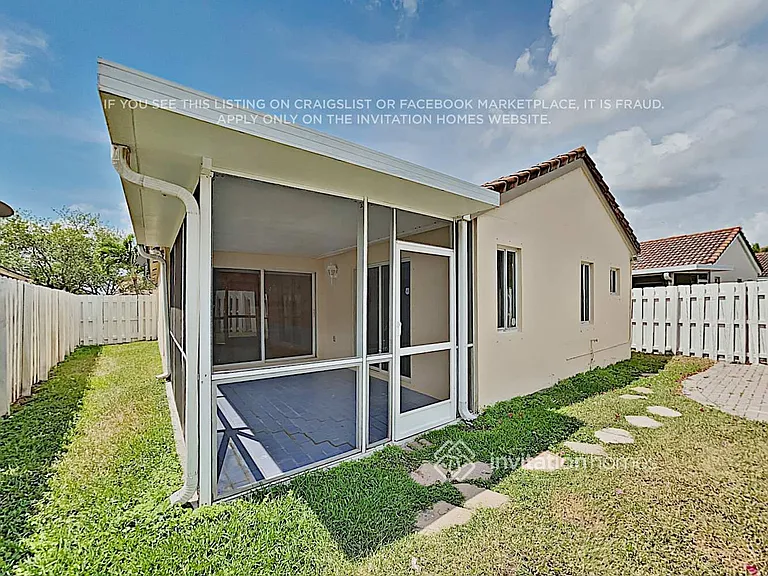 1380 Presidio Dr — Photo 15