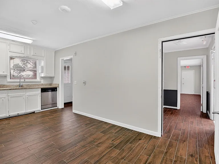 5109 E 5th St — Photo 26