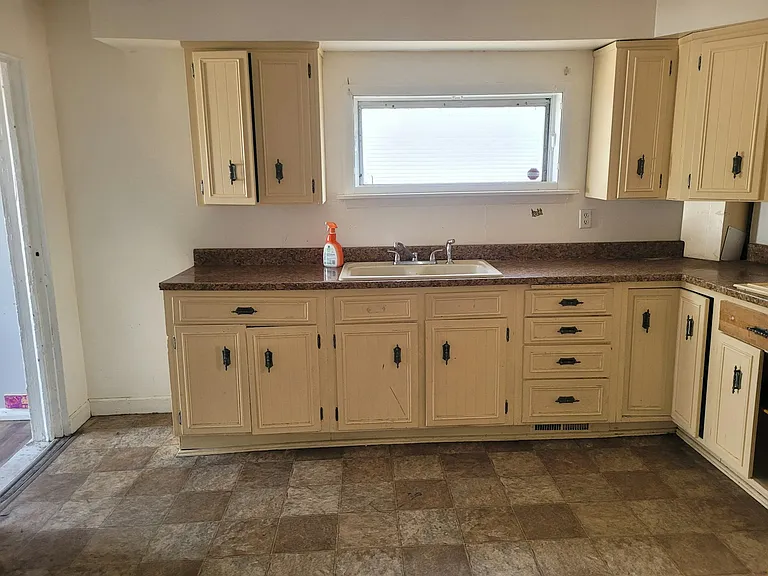 505 E Virginia Ave — Photo 7