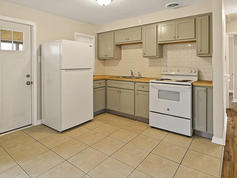 1201 Billings Dr — Photo 10
