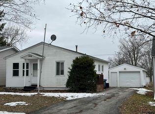1906 Owen St, Charles City, IA 50616