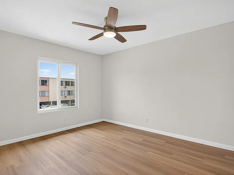 Casa Grande Apartments — Photo 24