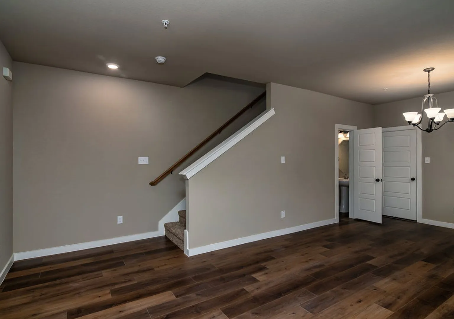 Gorgeous 2 Bedroom Four Plex Located In Midlothian Isd! — Photo 4