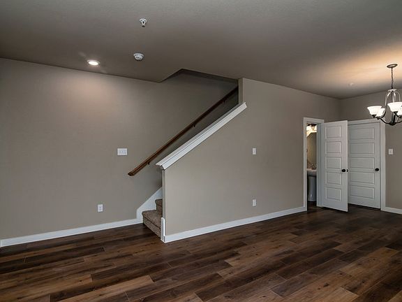 4th image of 638 Fallow Dr