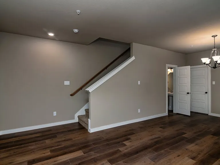 635 Wheatfield Dr — Photo 6