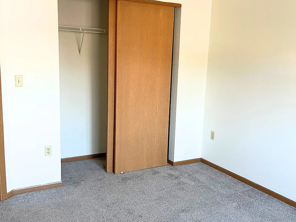 Additional Bedrooms with Closet