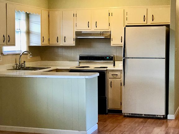 5th image of 2050 Herron Dr