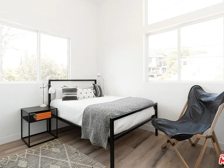 2512 Berkeley Ave — Photo 40