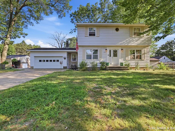 2029 Southland Dr, Muskegon, MI 49442
