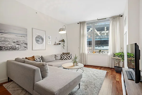 Sold by Compass | media 1