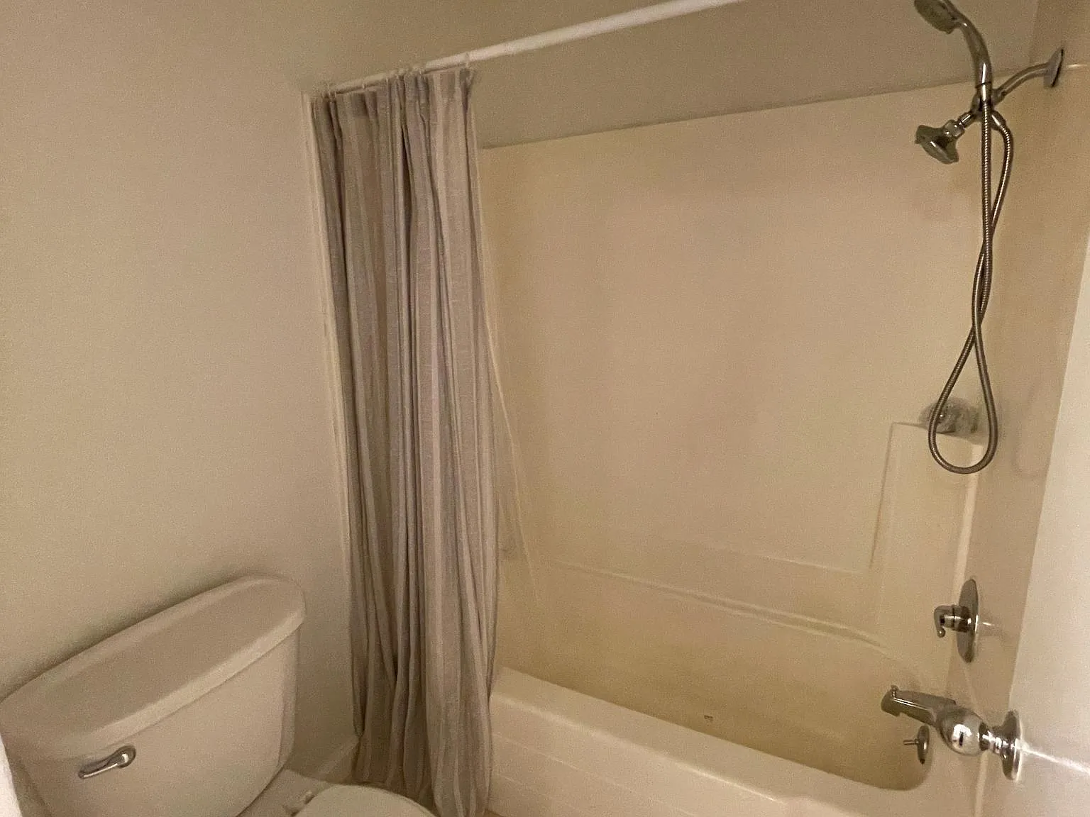 5460 White Oak Avenue — Photo 3