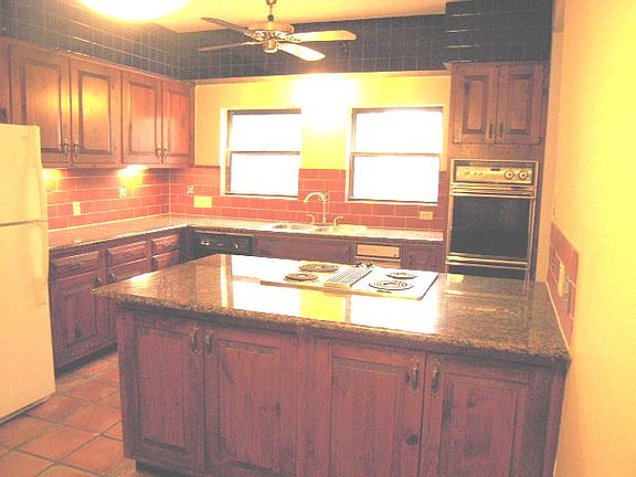 5th image of 402 Tuam St Unit 4A