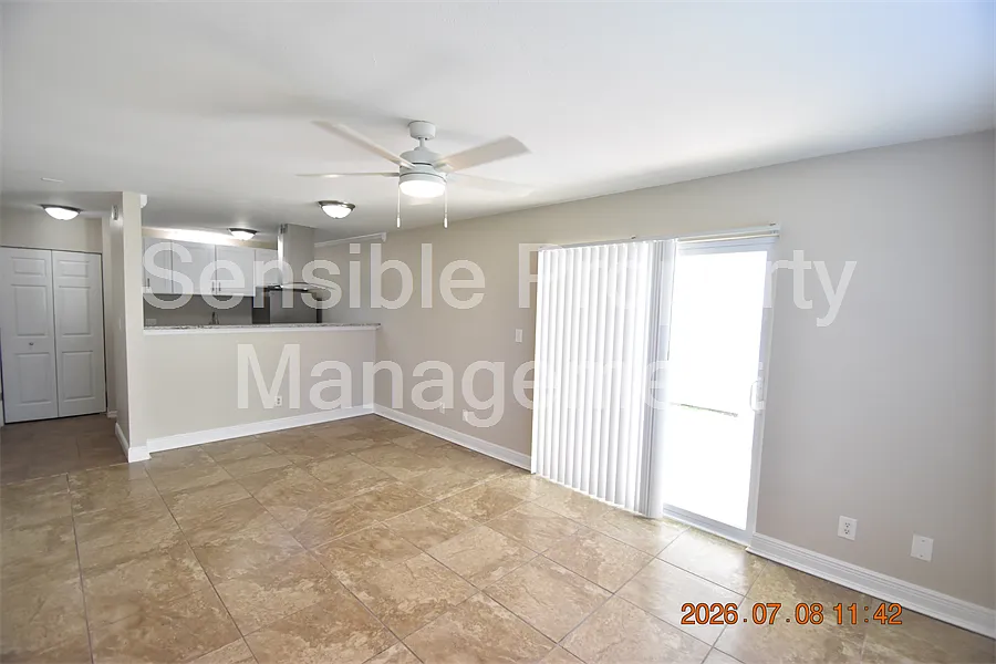 2 bed, 1.5 bath, 896 sqft, $1,450 — Photo 2