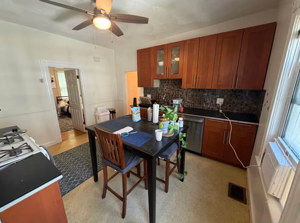 3 bed, 9999 sqft, $3,300 — Photo 1