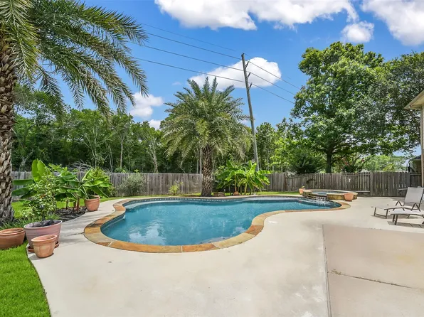 2723 Sterling Fields Dr, Pearland, TX 77584