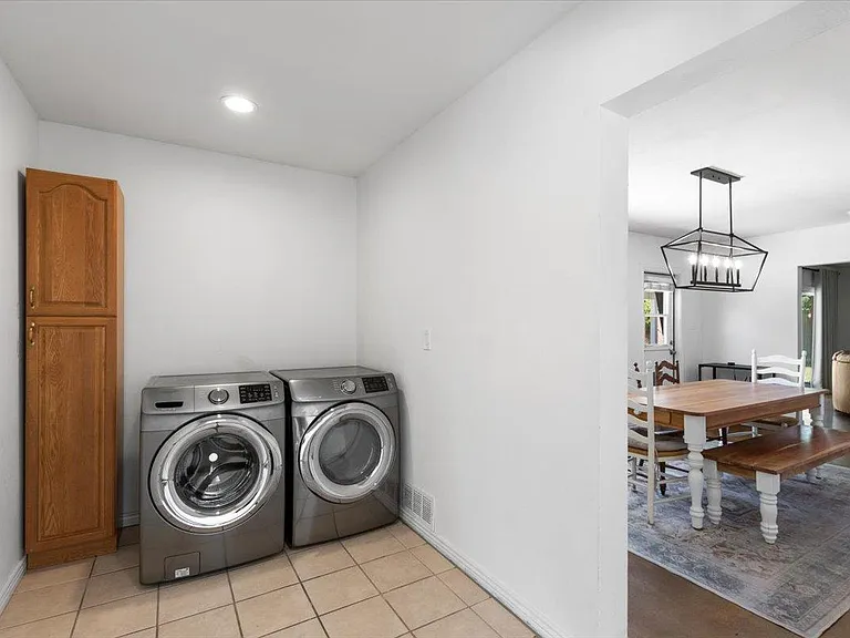 4320 E Clarendon Ave — Photo 22
