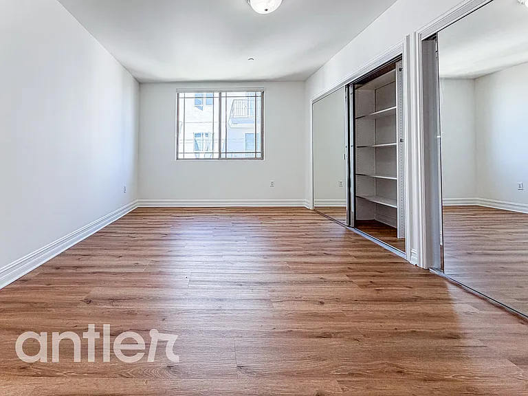 1241 S Sherbourne Dr #GPH5 — Photo 11