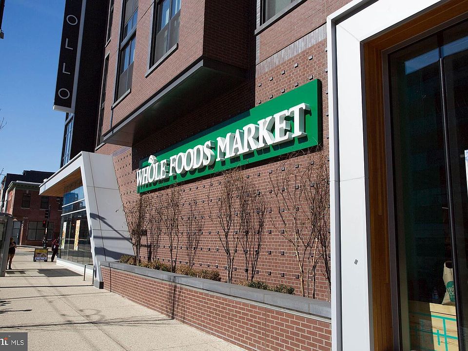 2nd image of 720 12th St NE