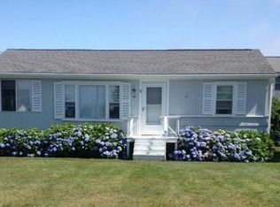 18 Pine Ave, Narragansett, RI 02882