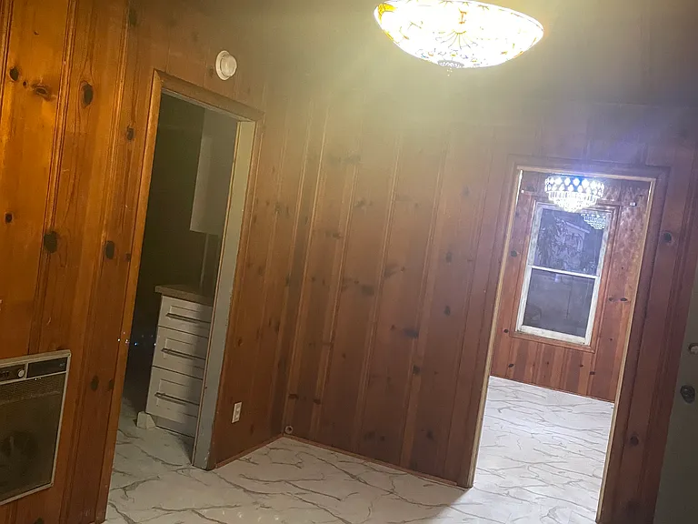1079 Reeds Tpke #A — Photo 2