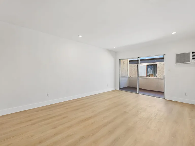 5511 Corteen Pl #7A — Photo 6