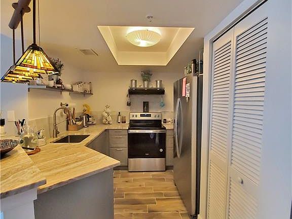 5th image of 2119 SE 10th Ave APT 919