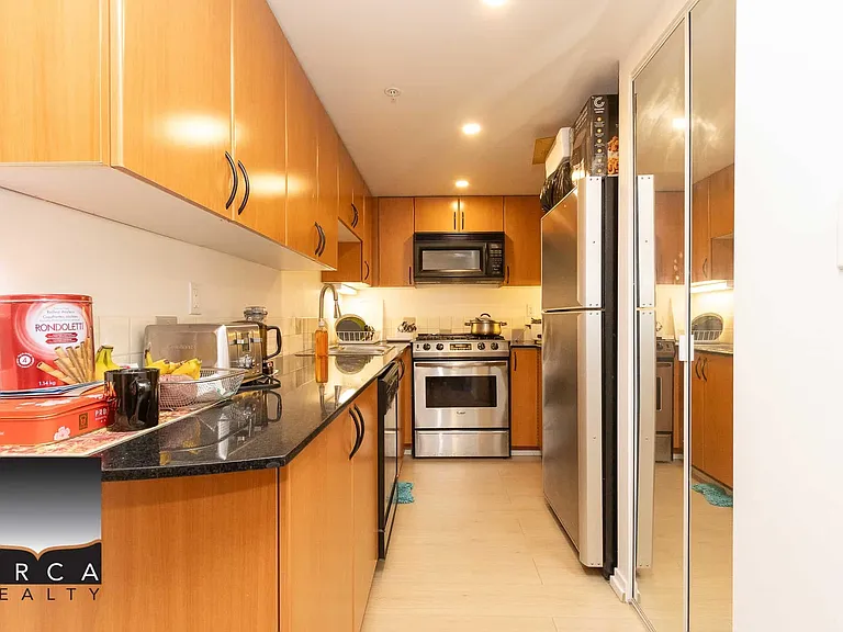 63 Keefer Pl #2006 — Photo 4