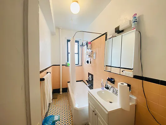 Rented by Aventana | media 6