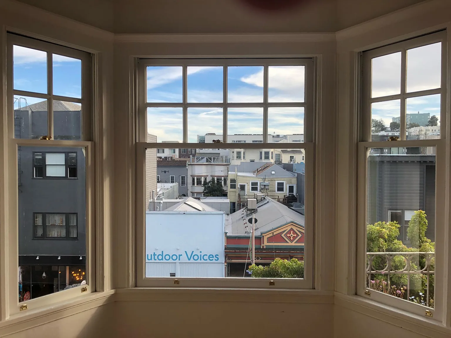 562 Hayes St — Photo 4
