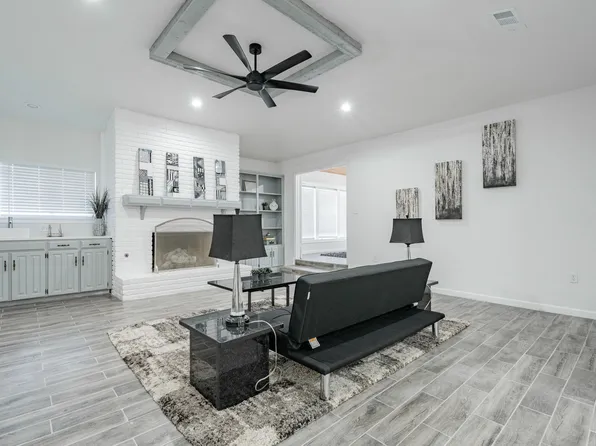 2609 Riveroaks Dr, Arlington, TX 76006