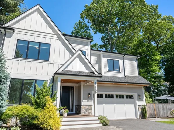 1058 Beacon St #2, Newton Center, MA 02459