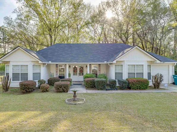 916 Buatt St, Bastrop, LA 71220